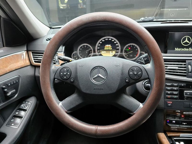 2012 Mercedes-Benz E-Class E300 Elegance photo 14