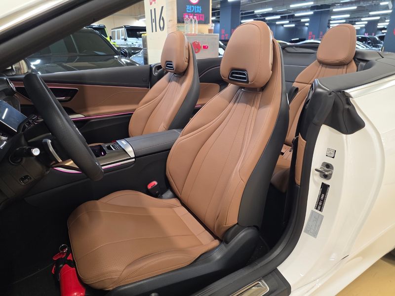2026 Mercedes-Benz E-Class CLE200 Cabriolet photo 10