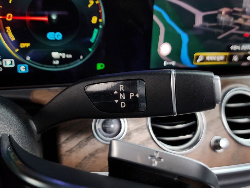 2021 Mercedes-Benz E-Class E300e 4MATIC Exclusive photo 9