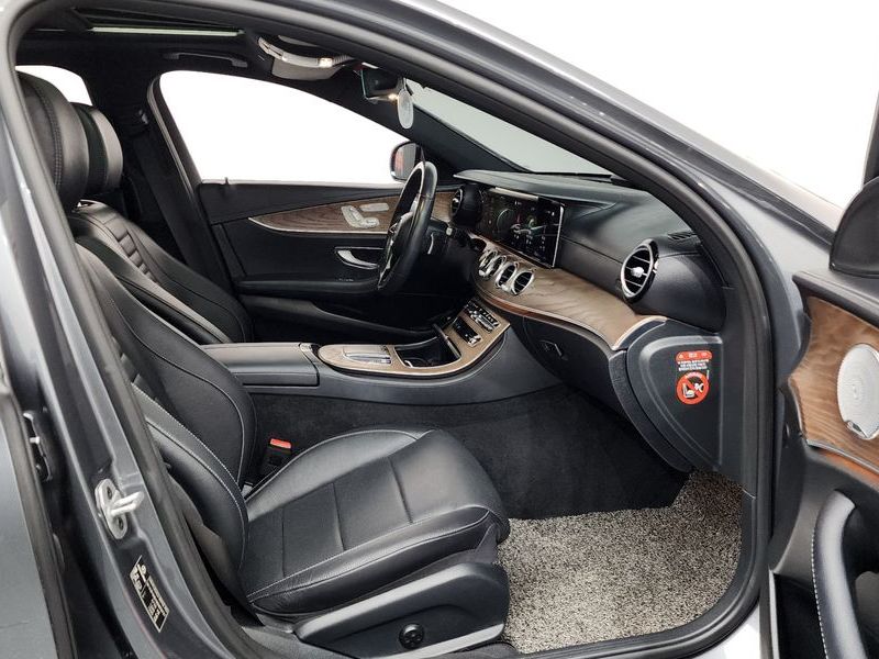 2021 Mercedes-Benz E-Class E300e 4MATIC Exclusive photo 11