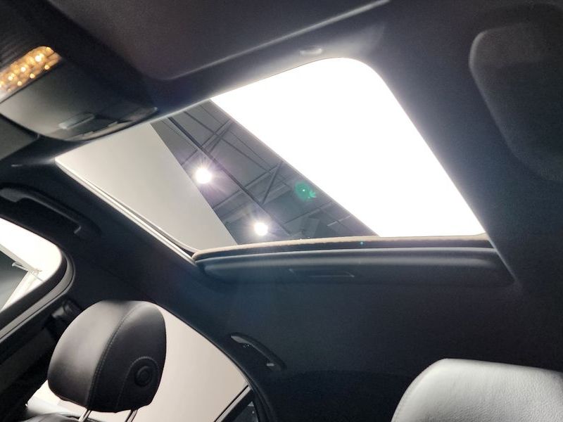 2021 Mercedes-Benz E-Class E300e 4MATIC Exclusive photo 19
