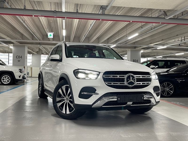 2026 Mercedes-Benz E-Class GLE300d 4MATIC photo 1