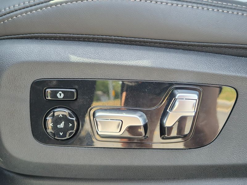2026 BMW X6 xDrive40i M Sport photo 17