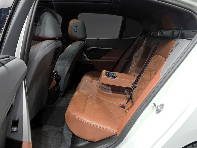 2025 BMW 5 Series 530i xDrive M Sport Pro Special Edition photo 12