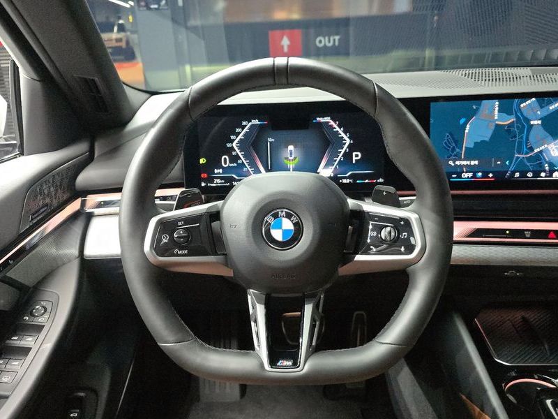 2025 BMW 5 Series 530i xDrive M Sport Pro Special Edition photo 13