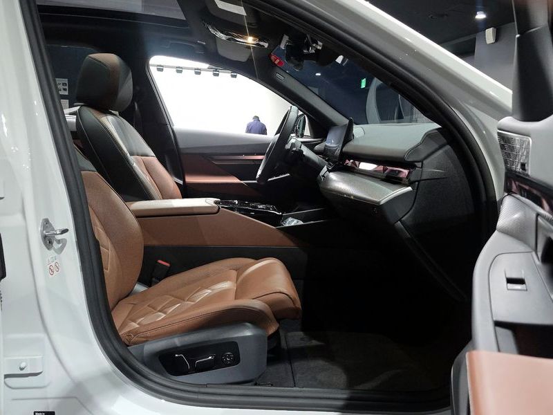 2025 BMW 5 Series 530i xDrive M Sport Pro Special Edition photo 26