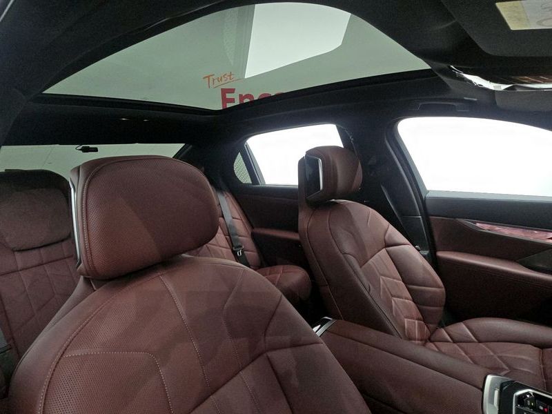 2025 BMW 7 Series 740d xDrive M Sport photo 29