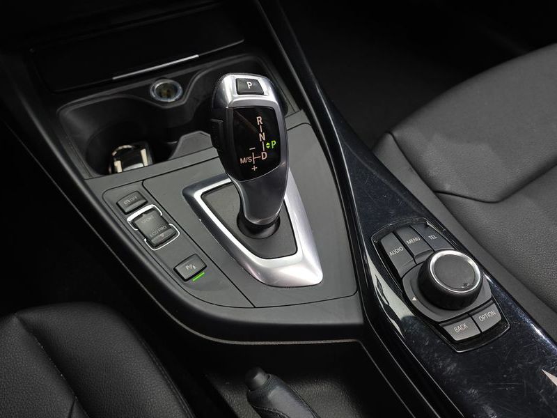 2014 BMW 1 Series 118d Urban Pack1 5Dr photo 9