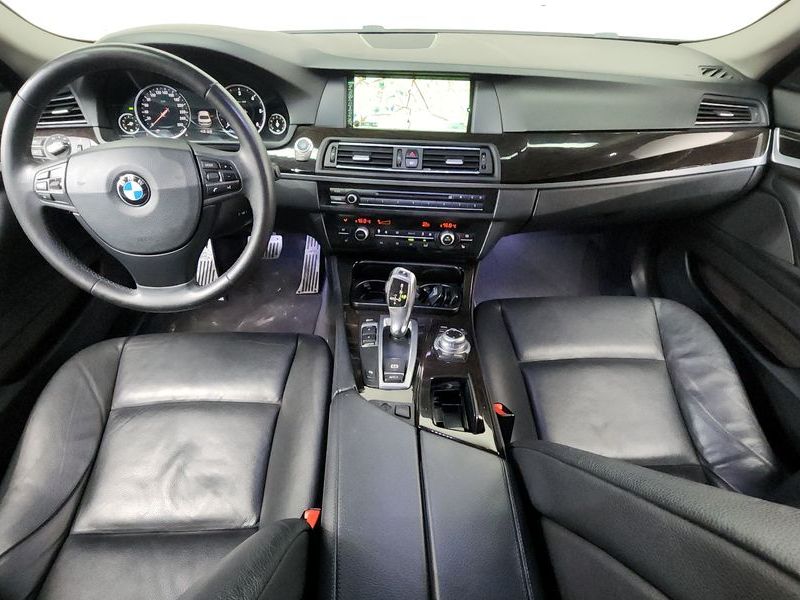 2013 BMW 5 Series 525d photo 7