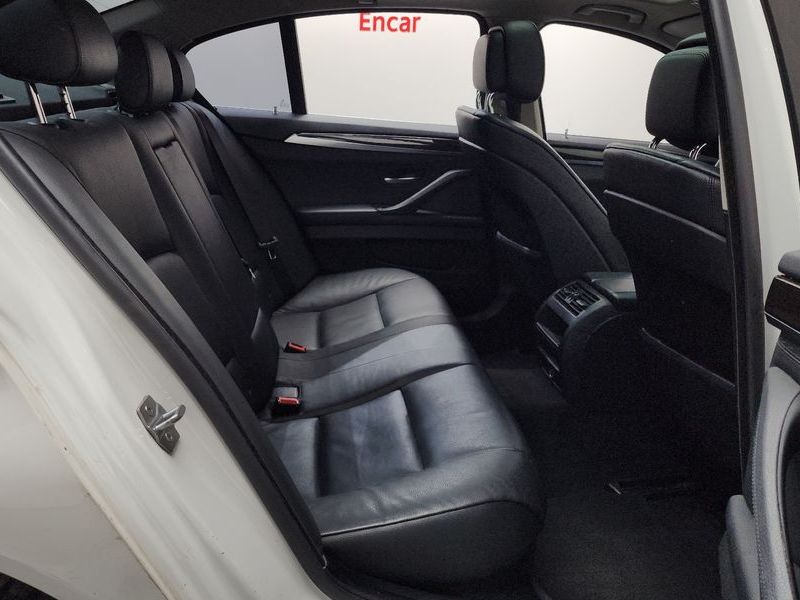 2013 BMW 5 Series 525d photo 11