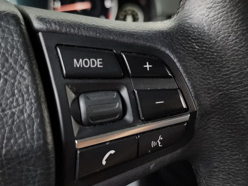 2013 BMW 5 Series 525d photo 14
