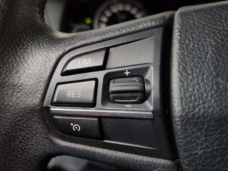 2013 BMW 5 Series 525d photo 15