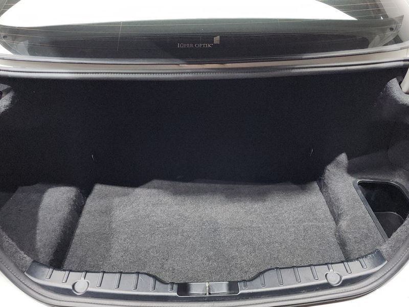 2013 BMW 5 Series 525d photo 18