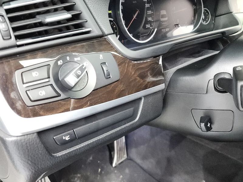 2013 BMW 5 Series 525d photo 20