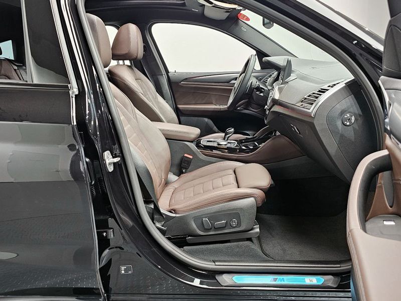 2025 BMW X4 xDrive20d M Sport photo 11