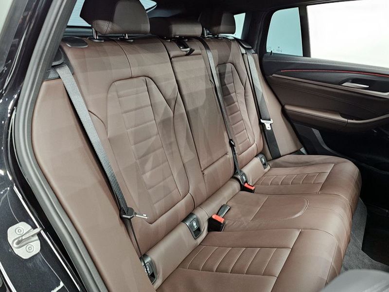 2025 BMW X4 xDrive20d M Sport photo 12