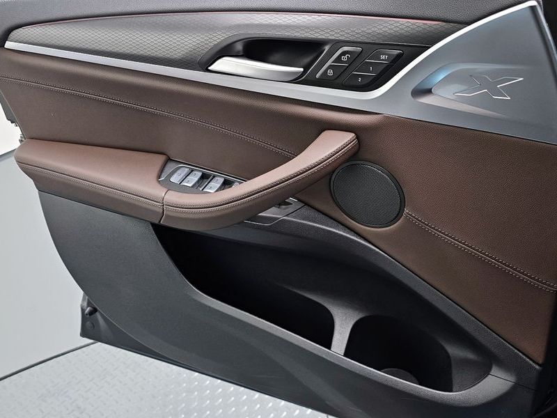 2025 BMW X4 xDrive20d M Sport photo 24