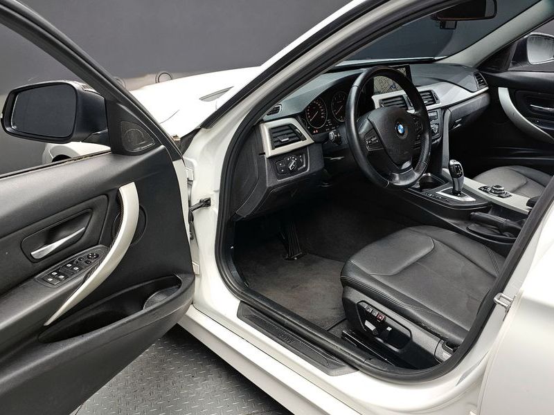2013 BMW 3 Series 320d ED Edition photo 10
