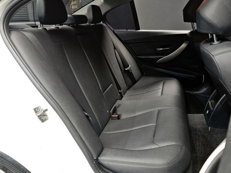 2013 BMW 3 Series 320d ED Edition photo 11