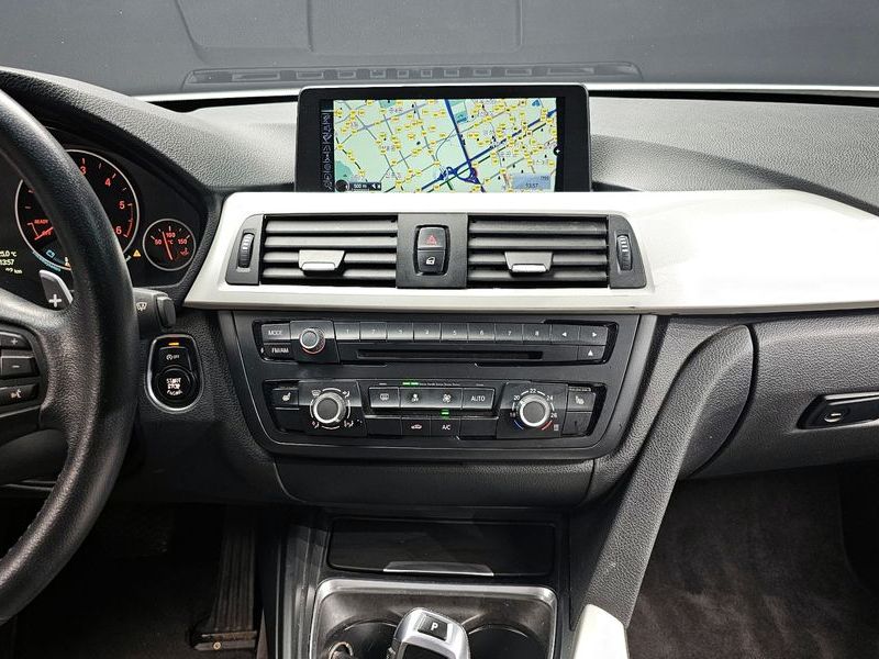 2013 BMW 3 Series 320d ED Edition photo 13