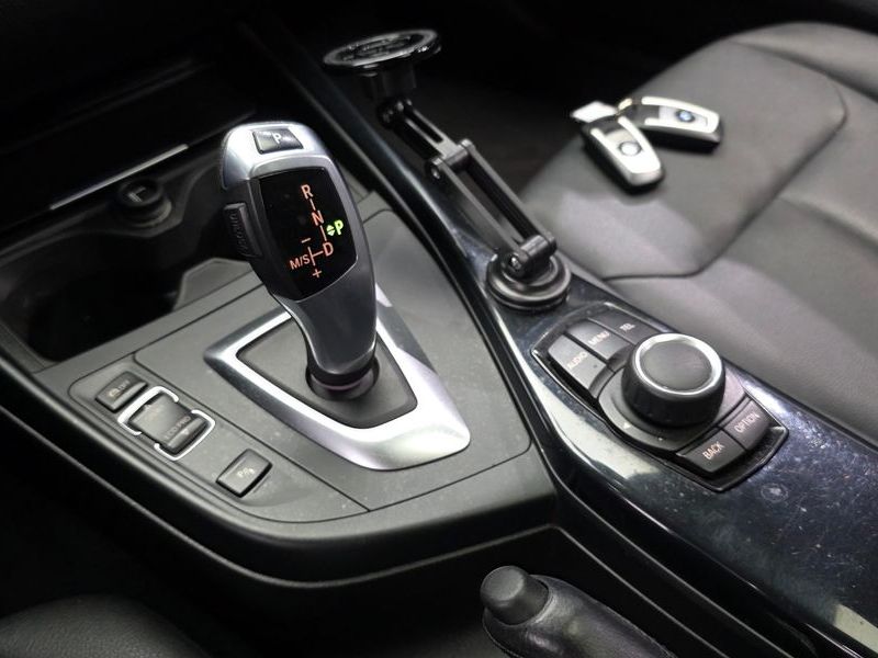 2014 BMW 1 Series 118d Urban Pack1 5Dr photo 9