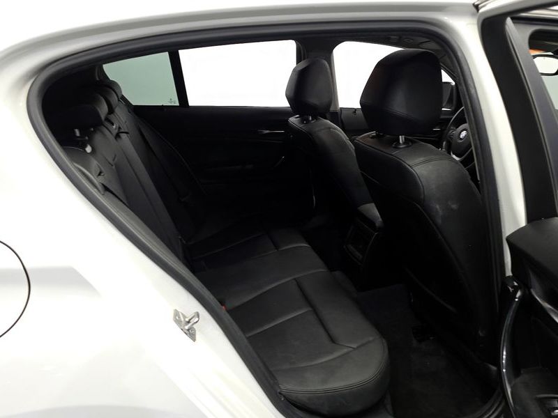 2014 BMW 1 Series 118d Urban Pack1 5Dr photo 12