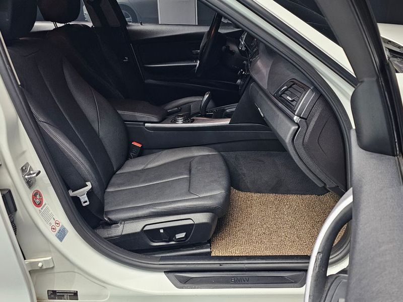 2014 BMW 3 Series 320d photo 11
