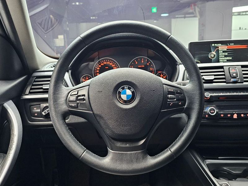 2014 BMW 3 Series 320d photo 14