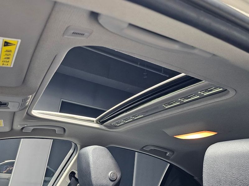 2014 BMW 3 Series 320d photo 17