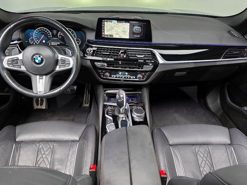 2019 BMW 5 Series 530i M Sport Package Plus photo 7