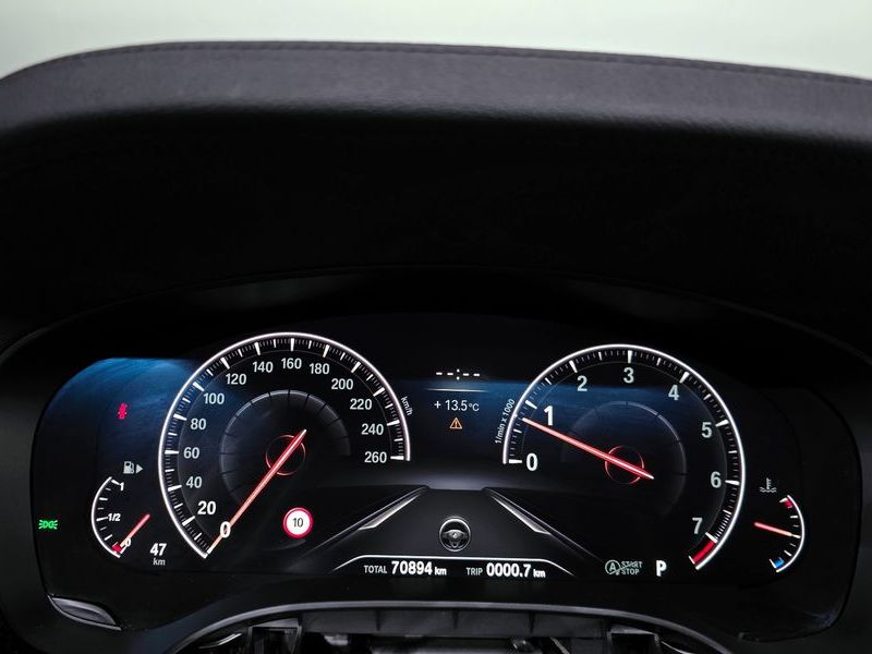 2019 BMW 5 Series 530i M Sport Package Plus photo 8