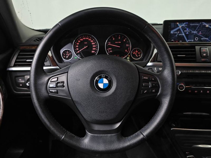 2012 BMW 3 Series 320d photo 13
