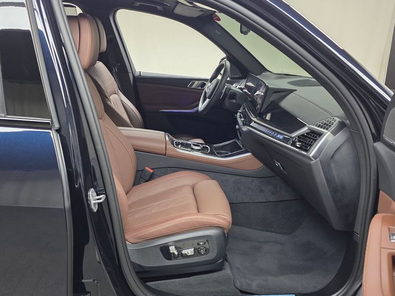2025 BMW X5 xDrive 30d M Sport photo 11