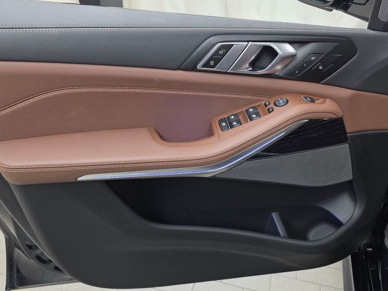 2025 BMW X5 xDrive 30d M Sport photo 24