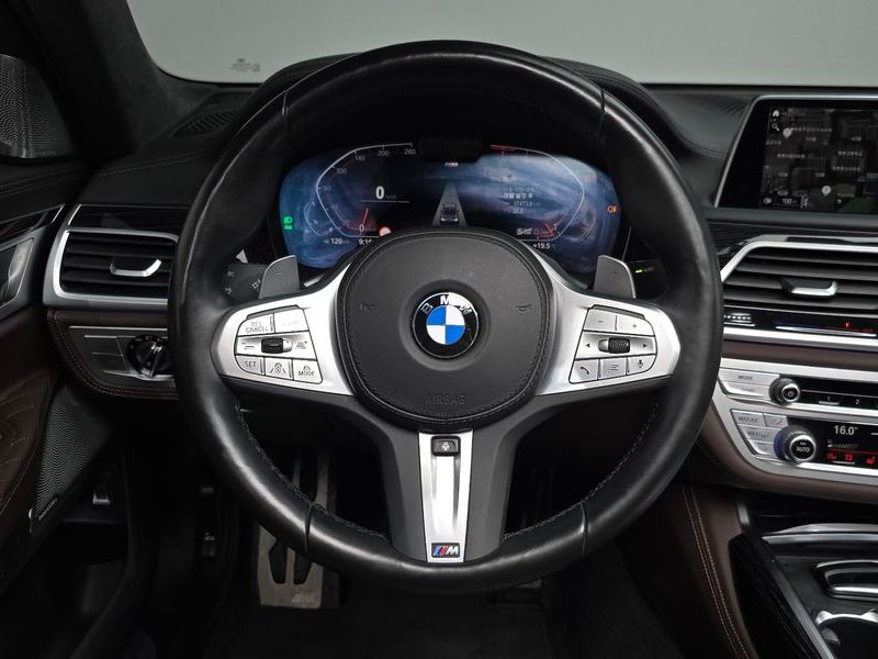 2022 BMW 7 Series 740i M Sport photo 13