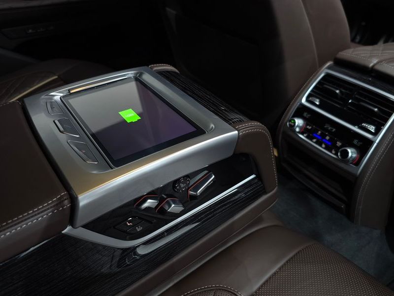2022 BMW 7 Series 740i M Sport photo 27