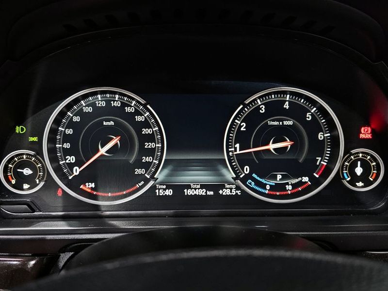 2013 BMW 5 Series 528i photo 8