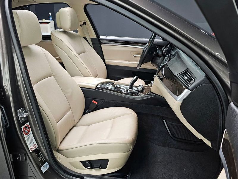 2013 BMW 5 Series 528i photo 10