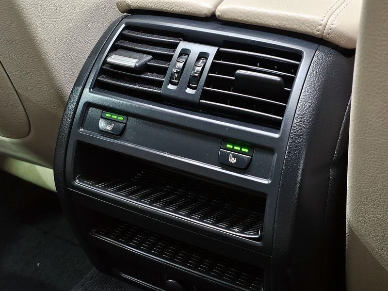 2013 BMW 5 Series 528i photo 17