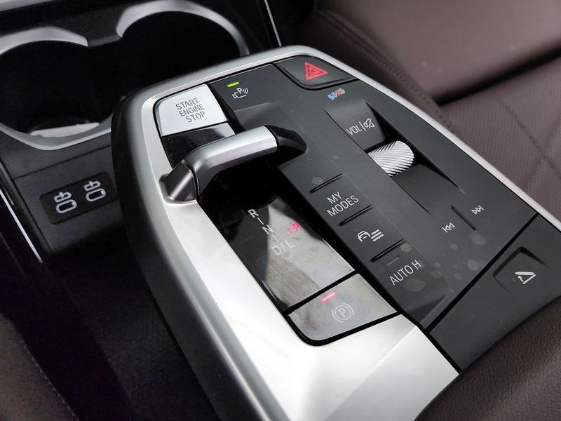 2025 BMW X1 xDrive 20i xLine photo 9