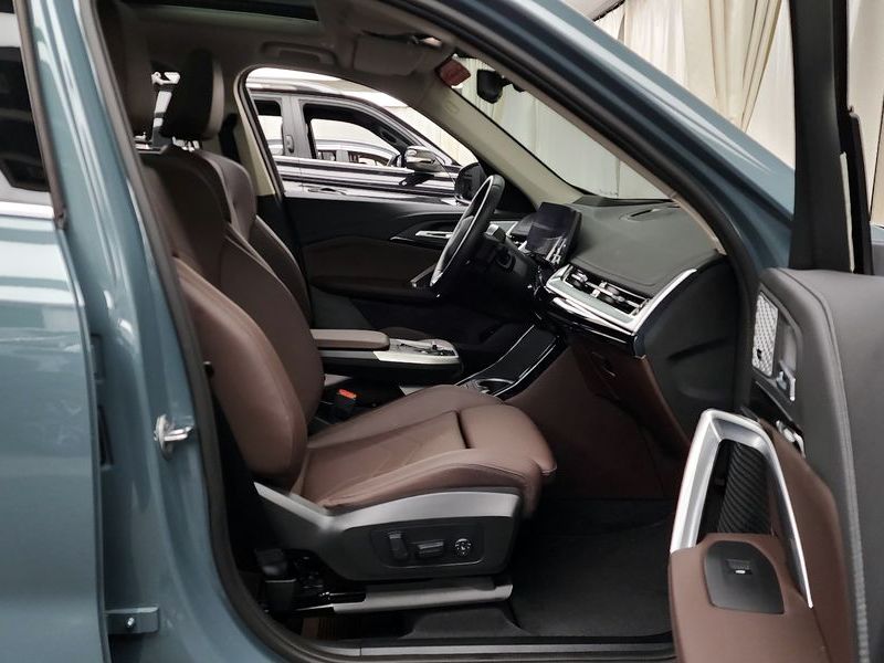2025 BMW X1 xDrive 20i xLine photo 11