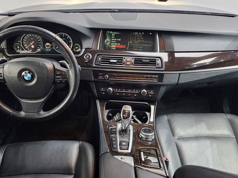 2014 BMW 5 Series 528i xDrive photo 7
