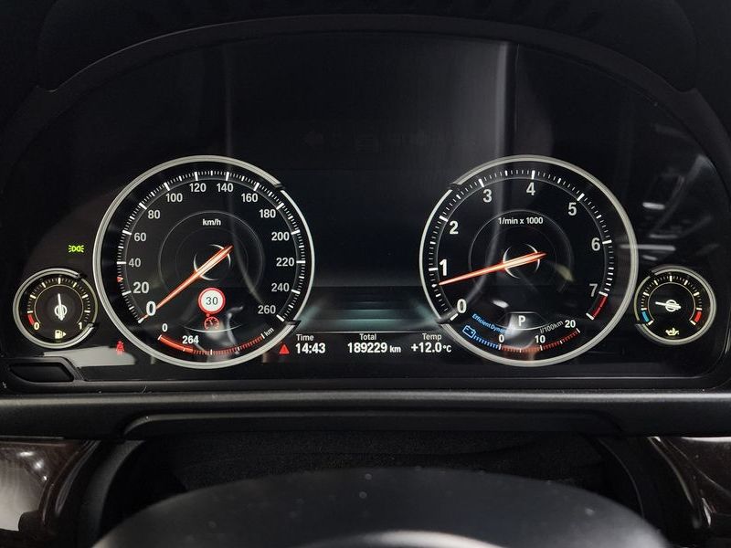 2014 BMW 5 Series 528i xDrive photo 8