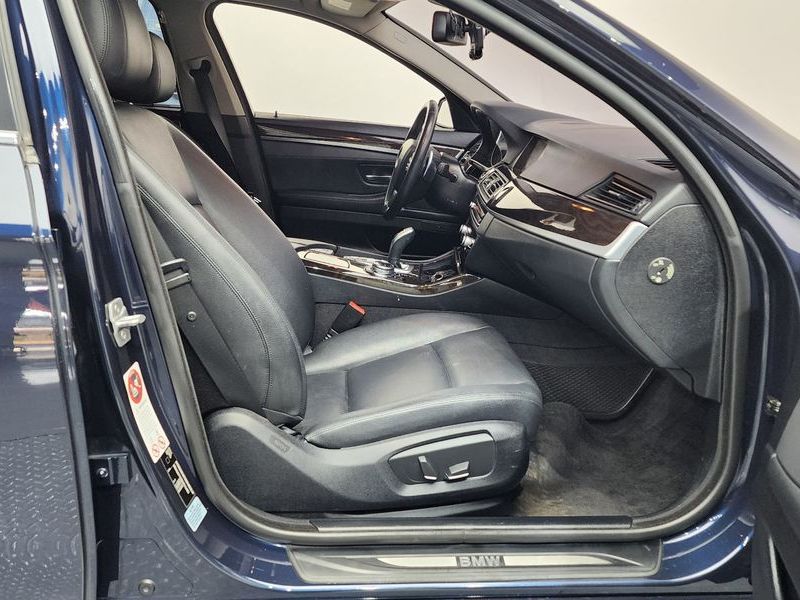 2014 BMW 5 Series 528i xDrive photo 11