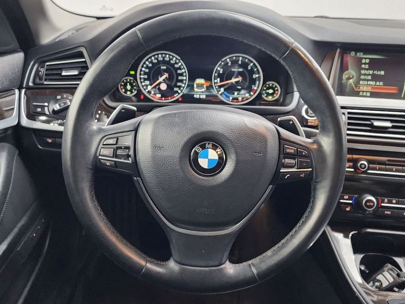 2014 BMW 5 Series 528i xDrive photo 13