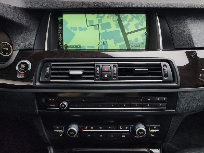 2014 BMW 5 Series 528i xDrive photo 15