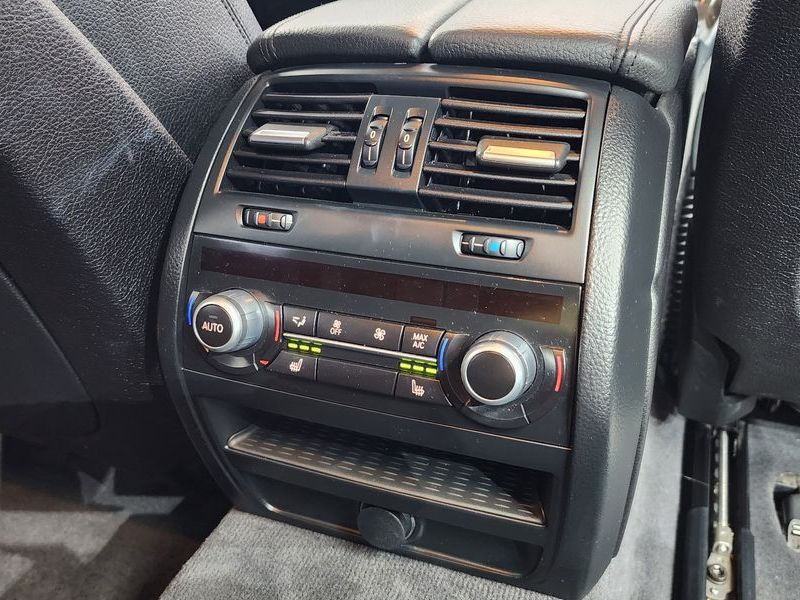 2014 BMW 5 Series 528i xDrive photo 18