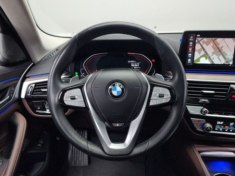 2023 BMW 5 Series 530i Luxury photo 13