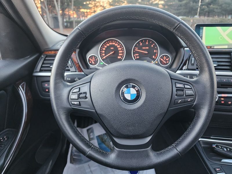 2012 BMW 3 Series 320d photo 7