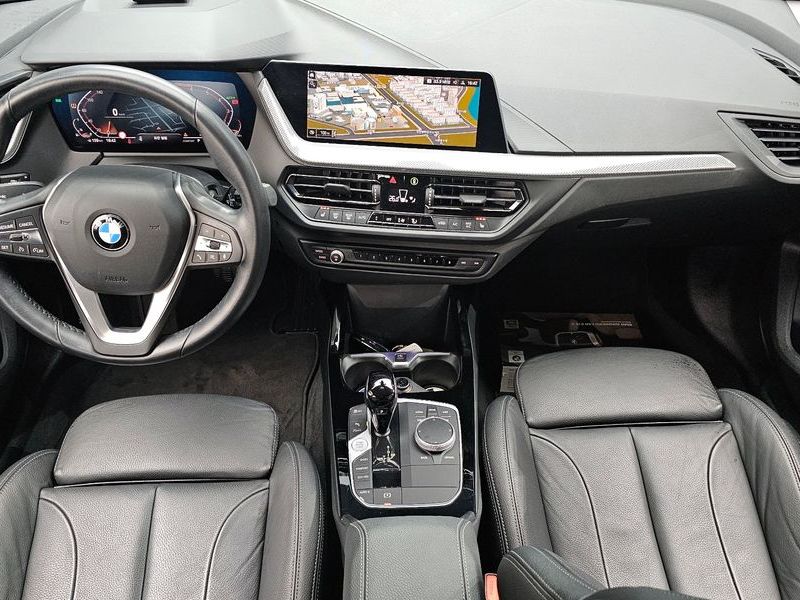 2022 BMW 1 Series 120i Advantage photo 7